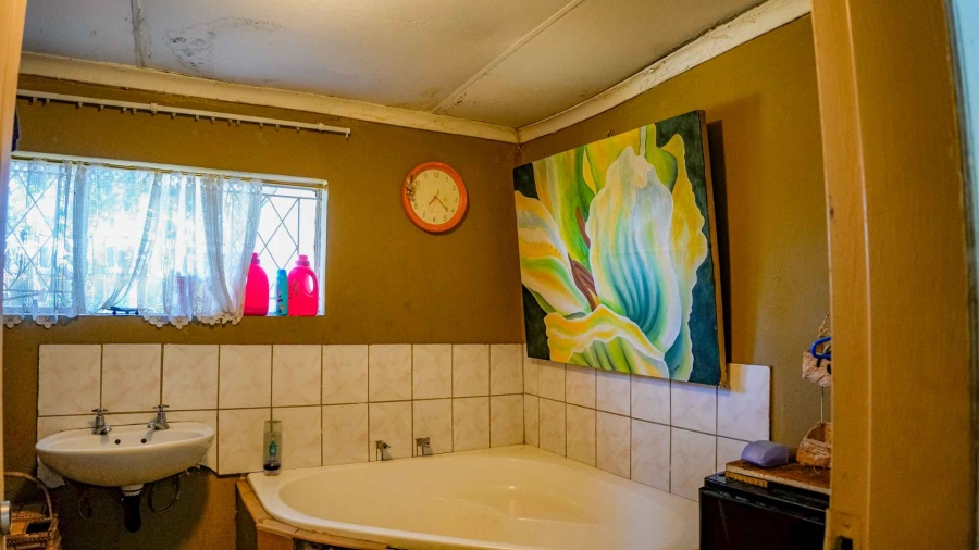 4 Bedroom Property for Sale in Kwaggafontein Free State